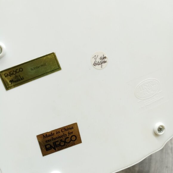 Enesco "Gettin' Ready to Go Ho Ho Ho" Musical Sleigh - Picture 10 of 11